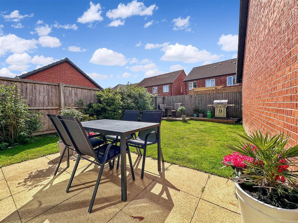 Property photo 3 of 22 Lovely Rear Garden 374