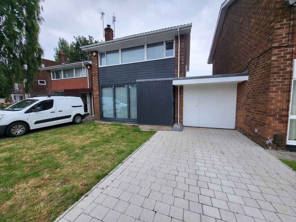 Property photo 1 of 22 3Â Bedroom Link Detached For Rent