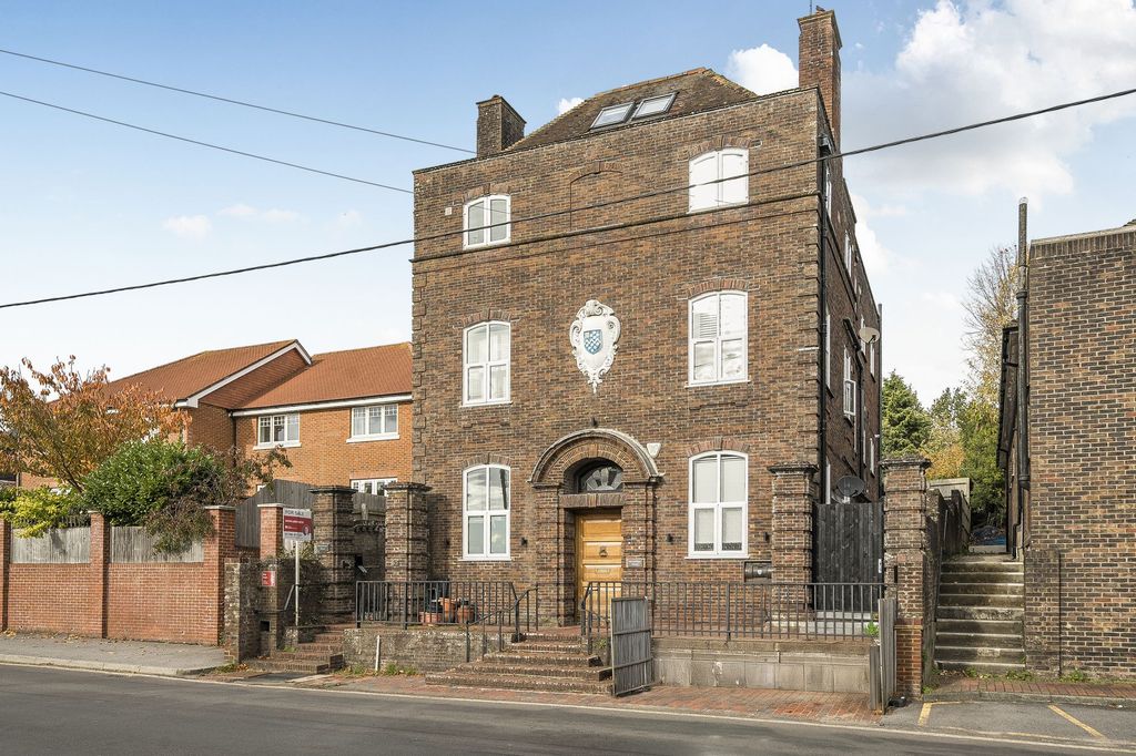 Property photo 1 of 14