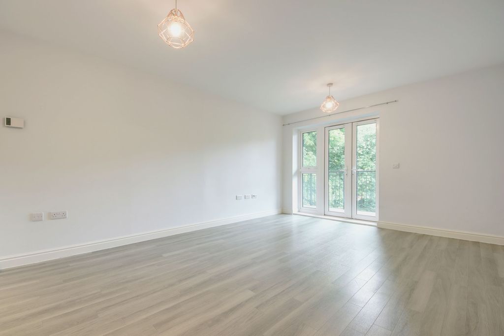 Property photo 3 of 7 Living Room