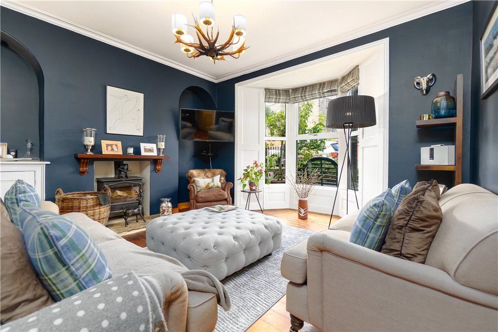 Property photo 2 of 18 Living Room