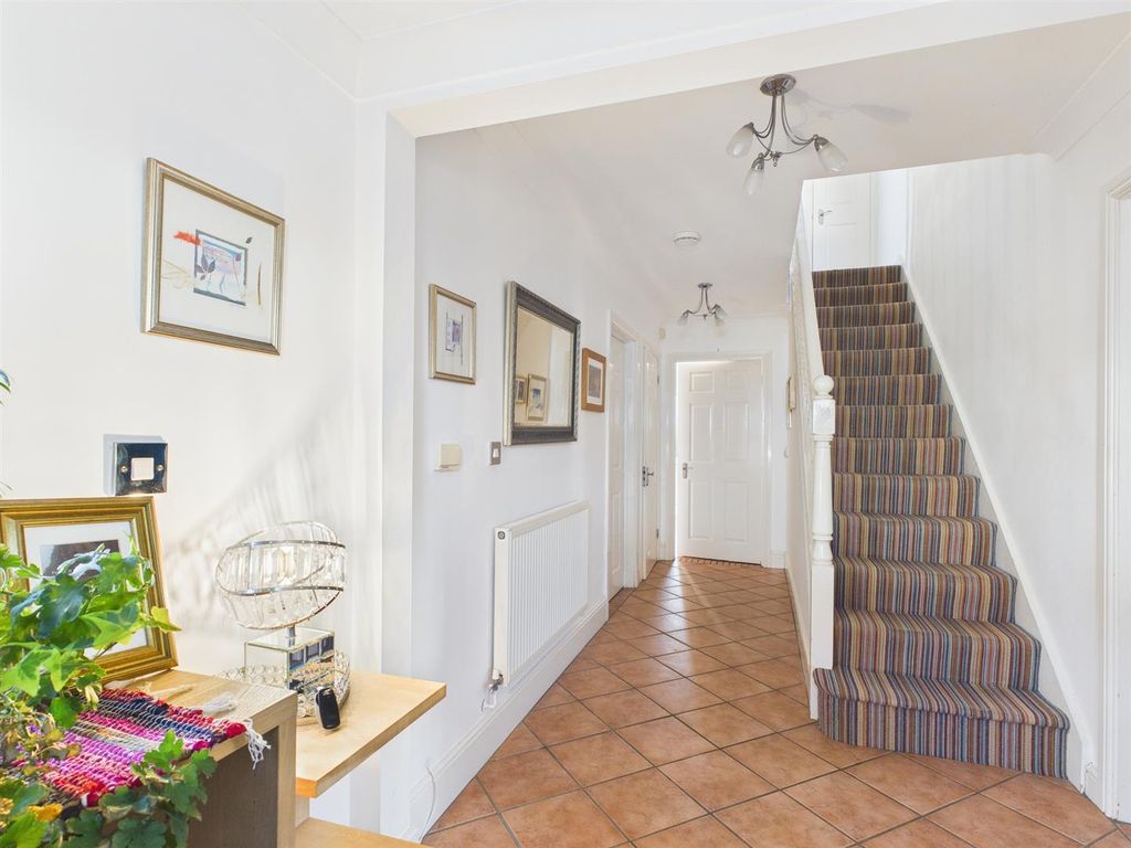 Property photo 3 of 37 Cam02295G0-Pr0346-Still002.Jpg