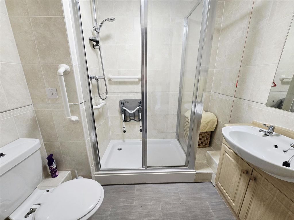 Additional image 6 of 1 bed flat for saleManaton Court, Launceston PL15