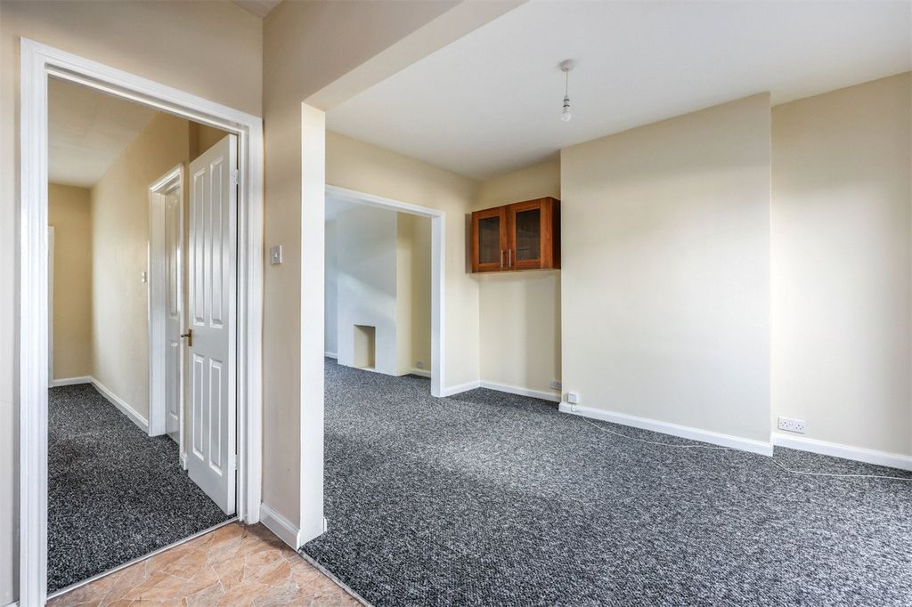 Property photo 3 of 12 Picture No. 11