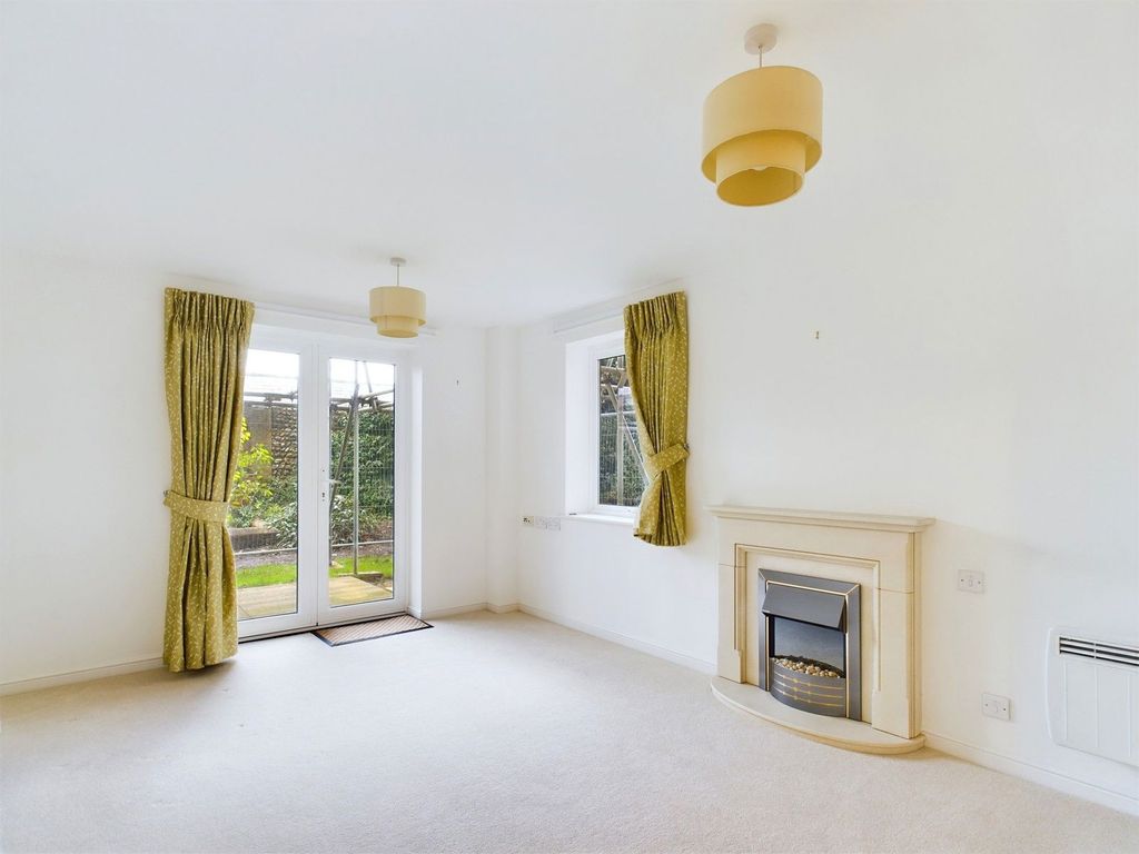 Property photo 3 of 12