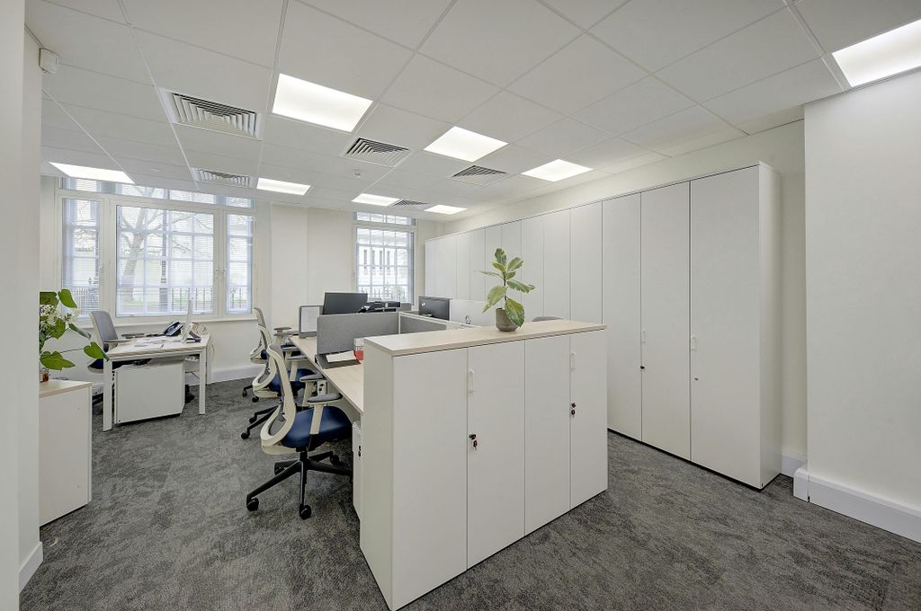 Property photo 3 of 7 23 Buckingham Gate 1652 Office2.Jpg