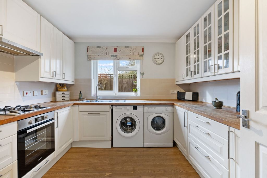 Property photo 3 of 15 Kitchen