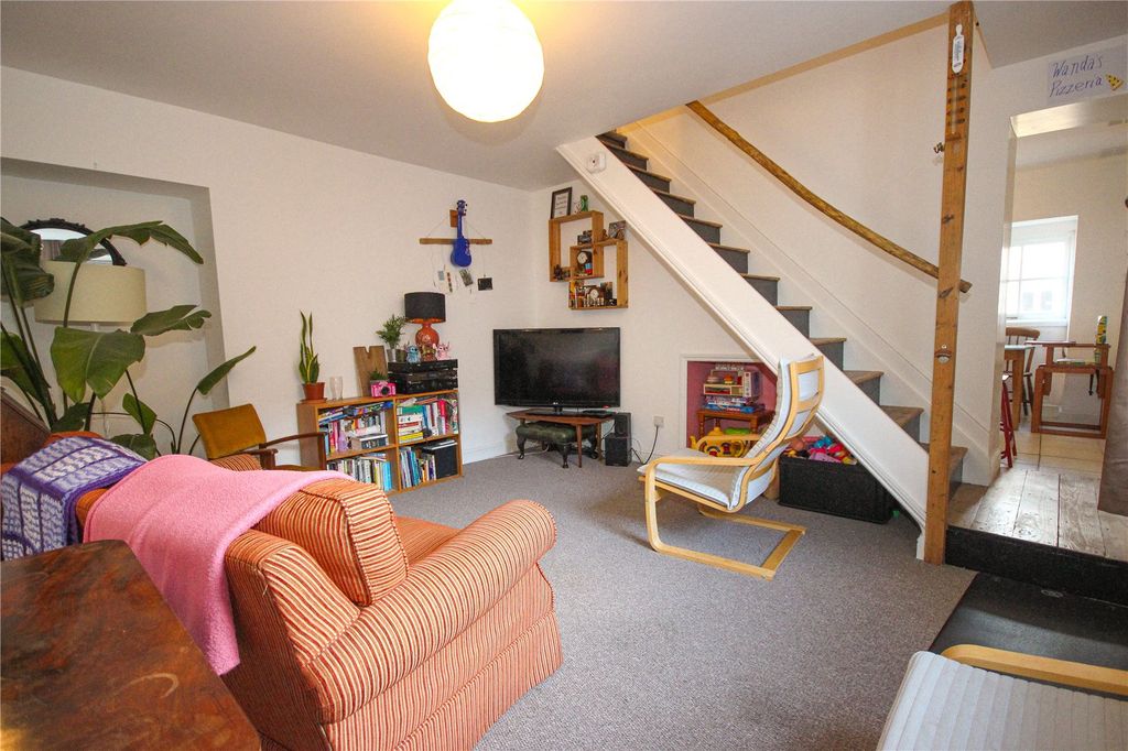 Property photo 2 of 9 Picture 3