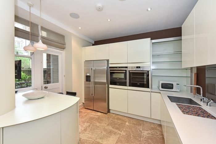 Property photo 2 of 17 2 Washington House (2)-700.Jpg