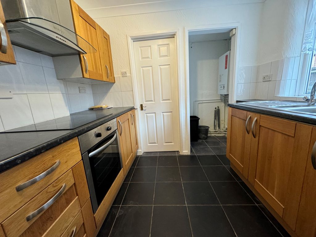 Property photo 2 of 9 Kitchen