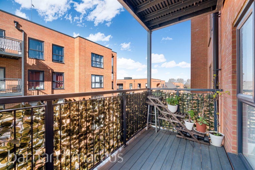 Property photo 3 of 7 Balcony