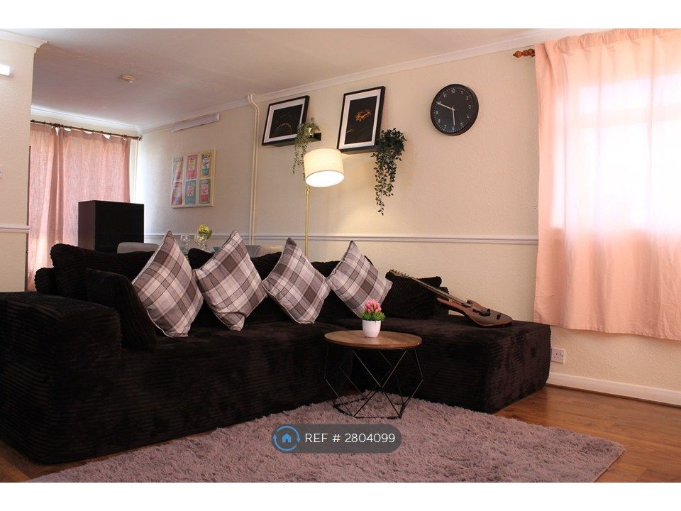 Property photo 3 of 35
