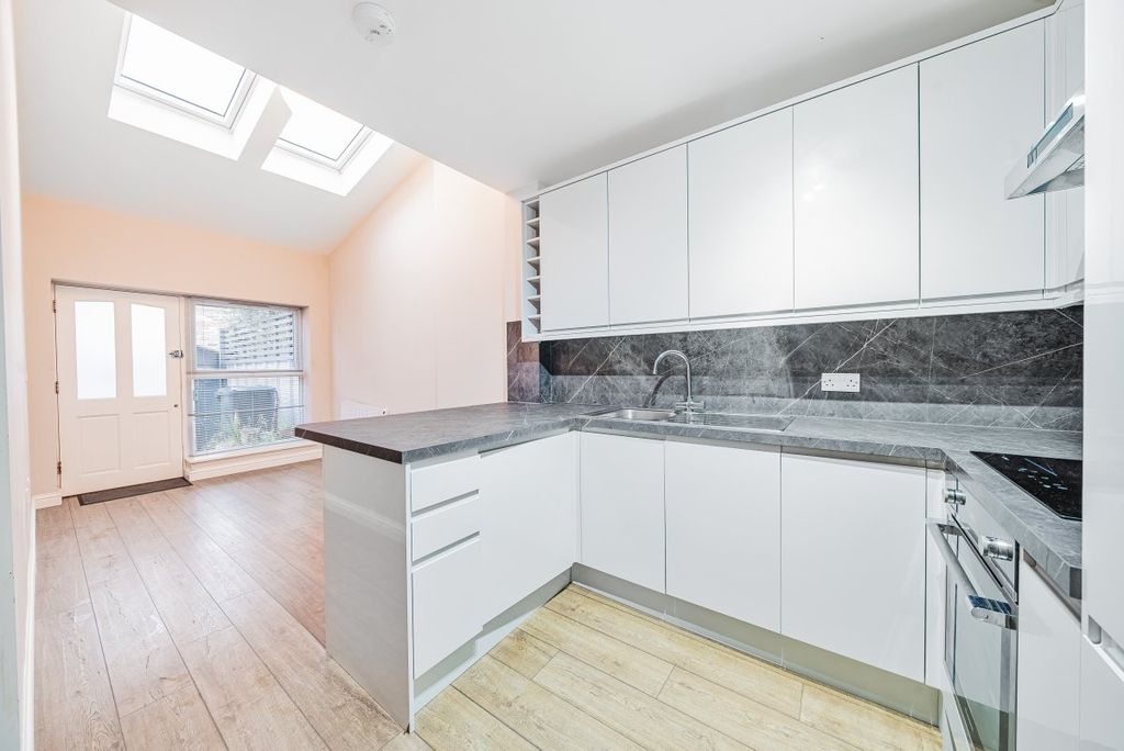 Property photo 1 of 7 1107332 (4)