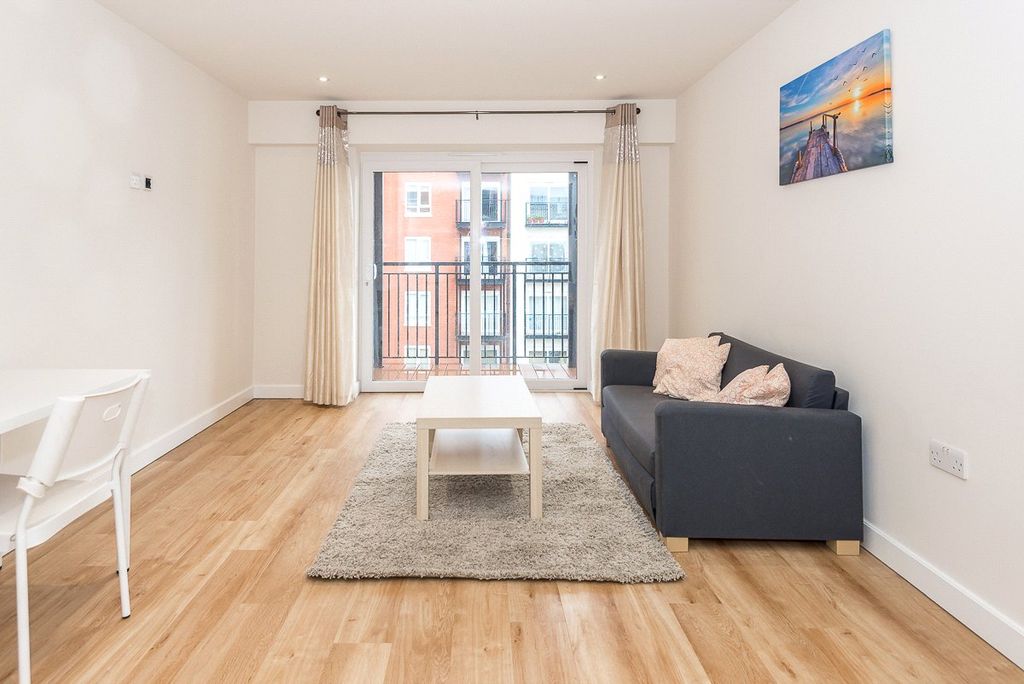 Property photo 2 of 17 Picture No. 10