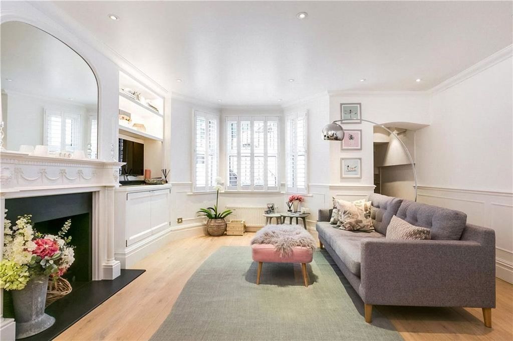 Property photo 2 of 8