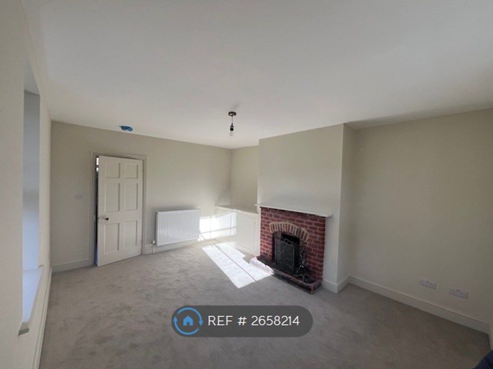 Property photo 2 of 11 Sitting Room