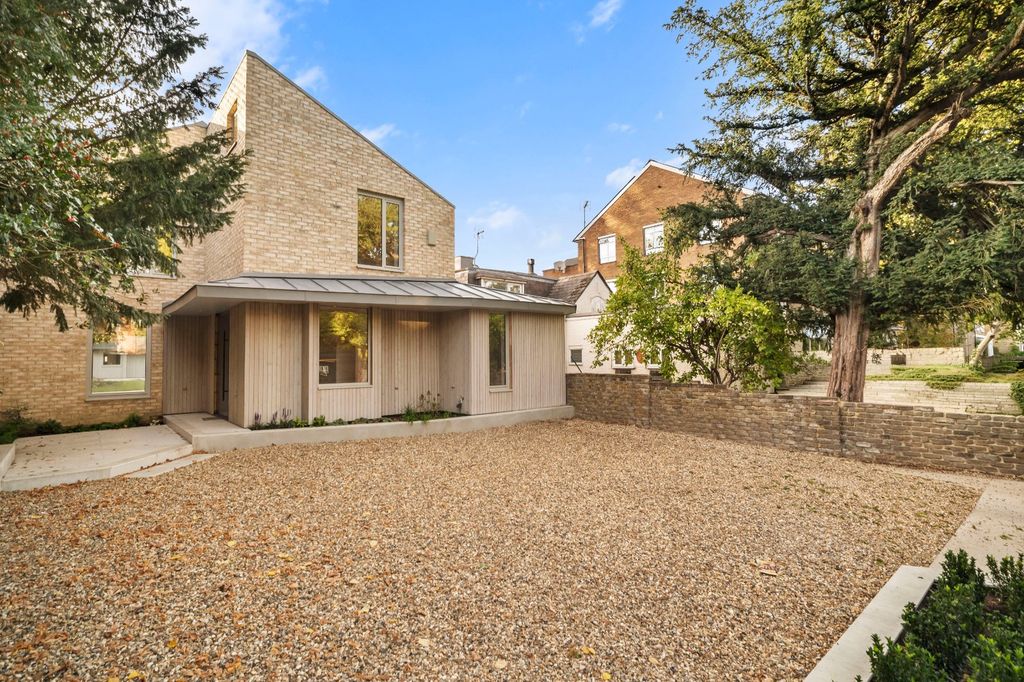 Property photo 1 of 19 Front Exterior