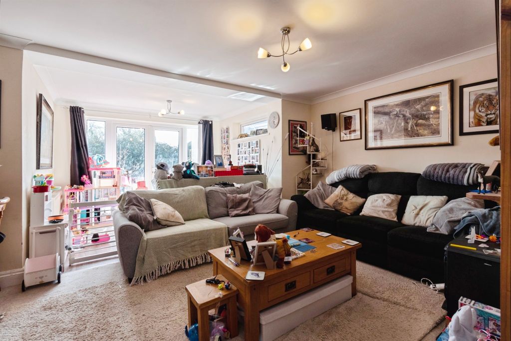 Property photo 3 of 18