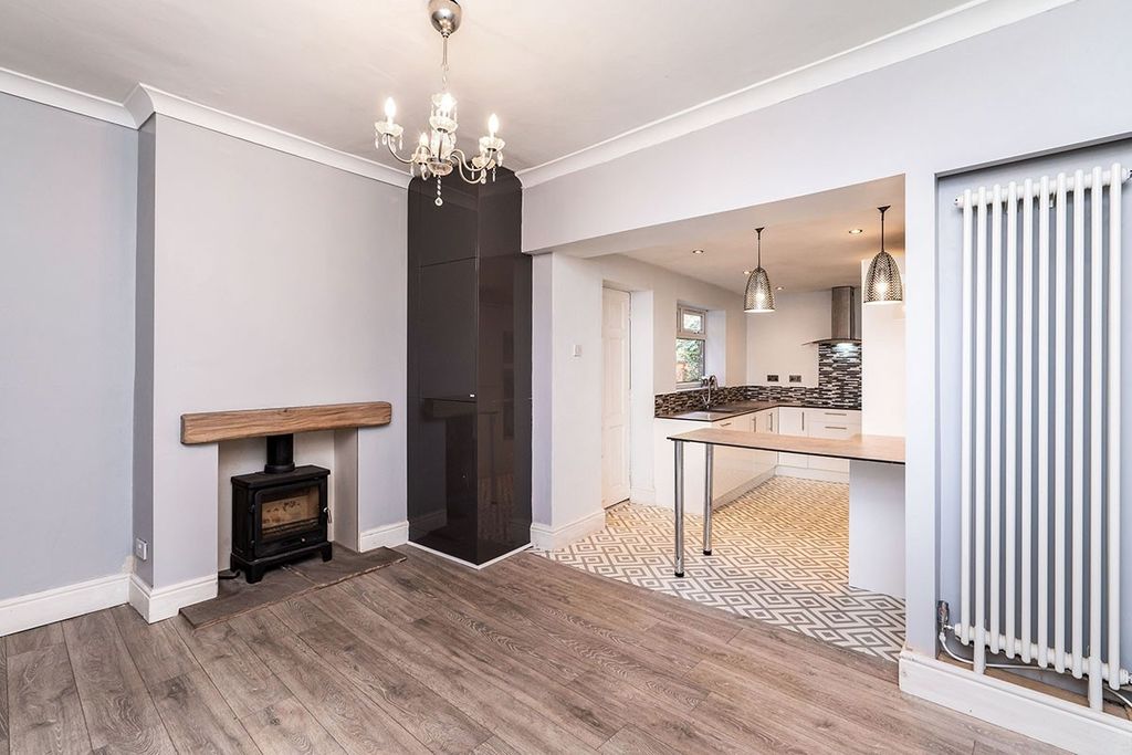 Property photo 3 of 9 Main Page