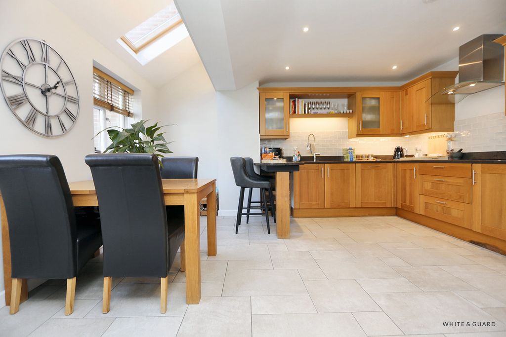 Property photo 1 of 14 Img_7526