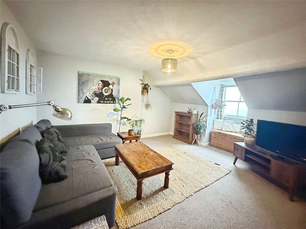 Property photo 2 of 9 Picture No. 04