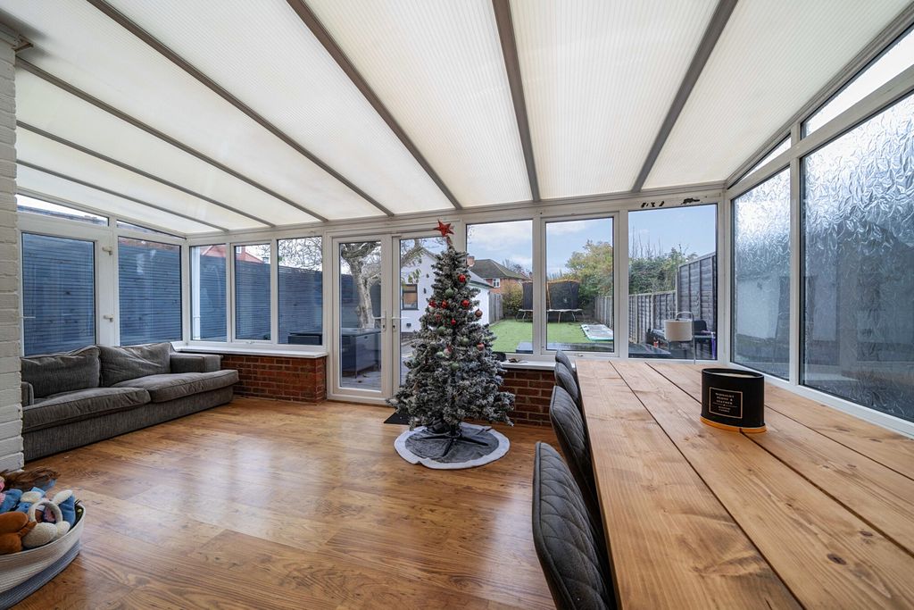 Property photo 3 of 20 1384026-14-692471...