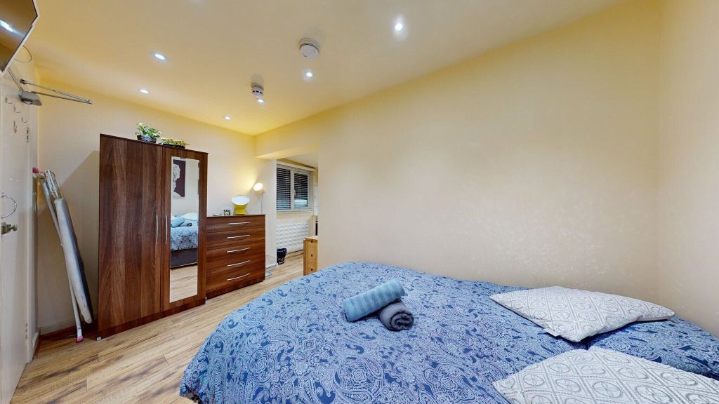 Property photo 1 of 11 Bedroom