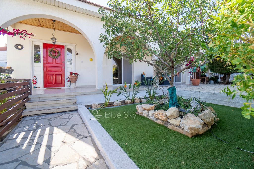 Property photo 2 of 24