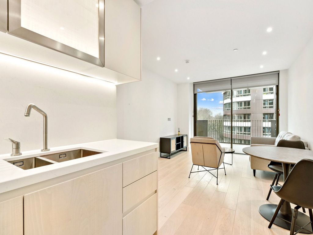 Property photo 1 of 12 24 Darwin House