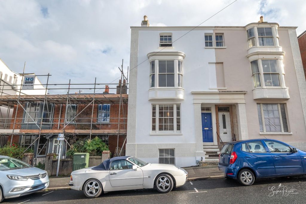 Property photo 1 of 34 Welcome To 25 George Street