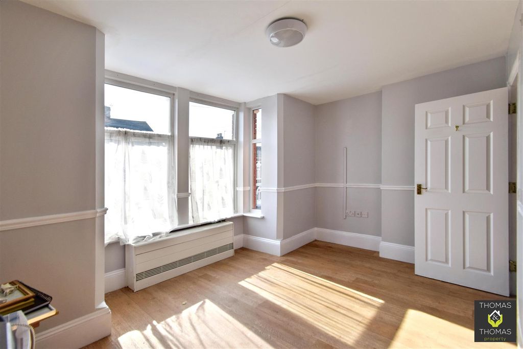 Additional image 10 of 6 bed detached house to rentLinden Road, Gloucester GL1