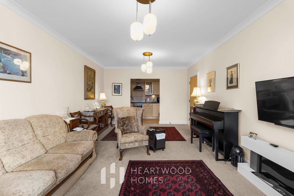 Property photo 3 of 11