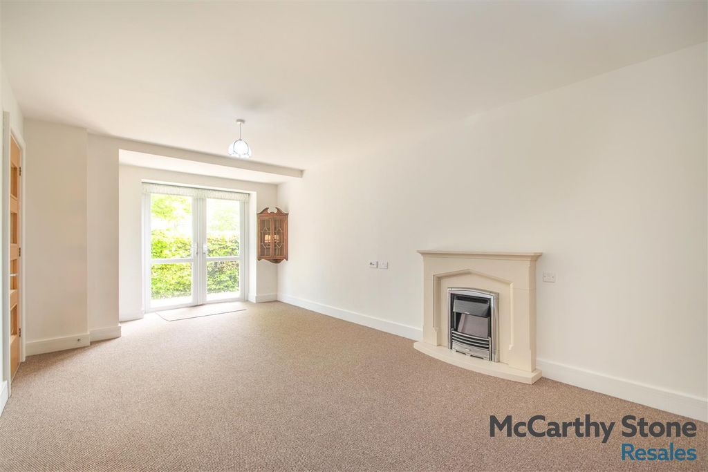 Property photo 3 of 28 8688159-Interior06.Jpg