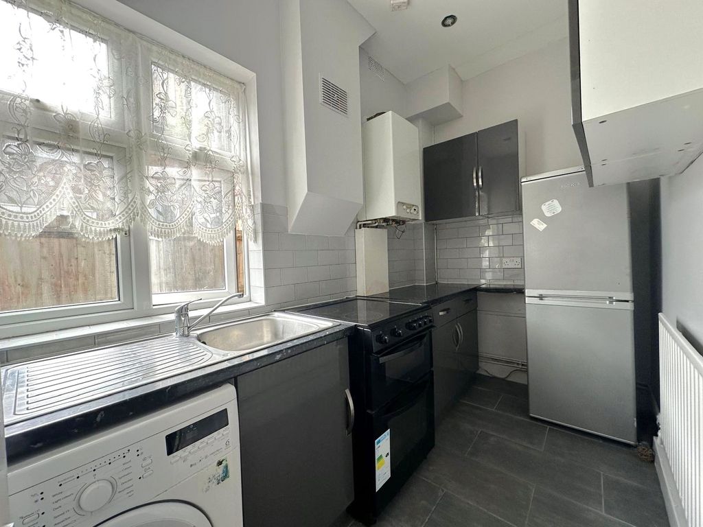 Property photo 3 of 14 Picture No. 06