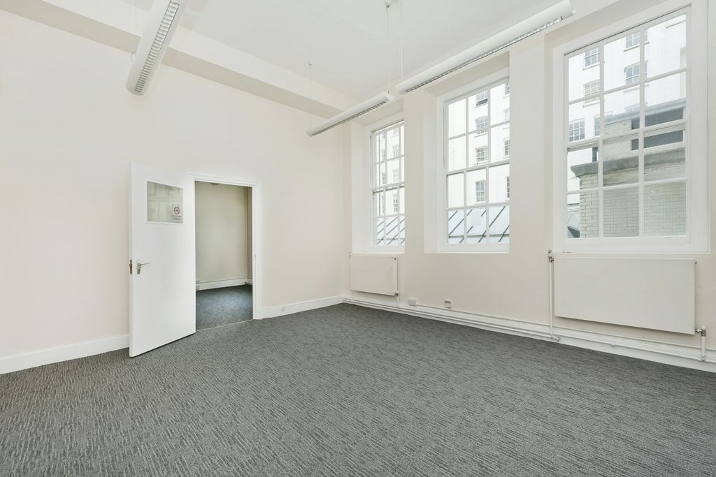 Property photo 3 of 13 05122014_Room255256Linenhall162168Regentstreetw1_3.Jpg
