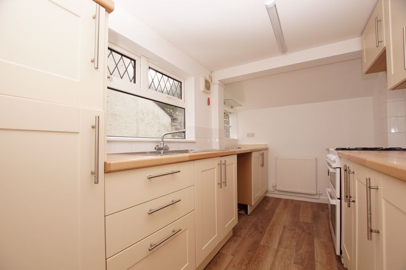 Property photo 3 of 12 Kitchen