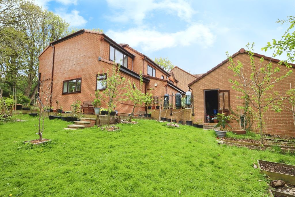 Property photo 2 of 17