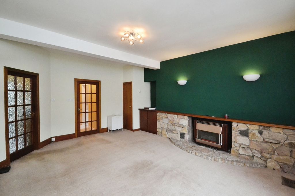 Property photo 3 of 14 Photo