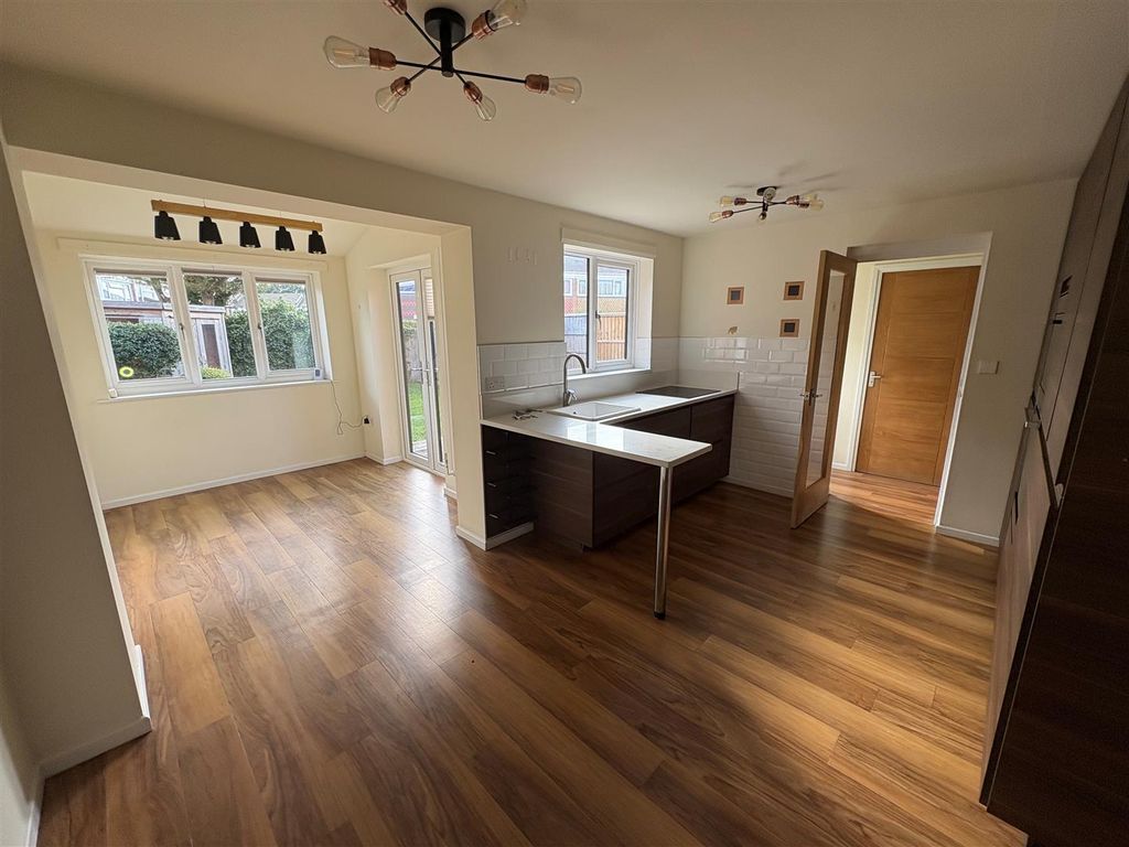 Property photo 3 of 14 Kitchen Diner.Jpg