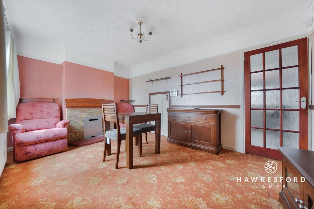 Property photo 3 of 16 West Lane, Sittingbourne - Dining Room