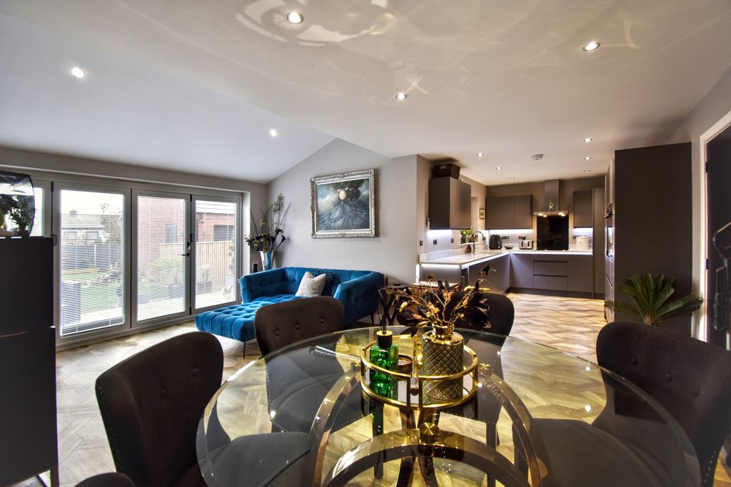 Property photo 2 of 29