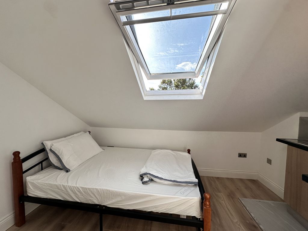 Property photo 3 of 5 Gallery