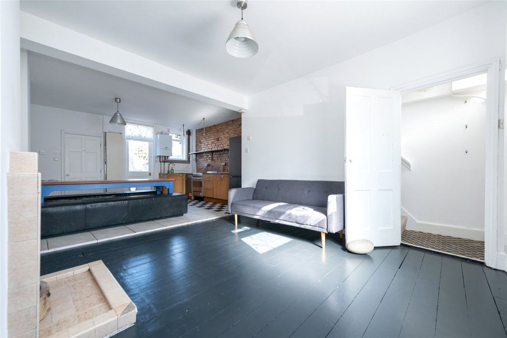 Property photo 1 of 10 Picture No. 17