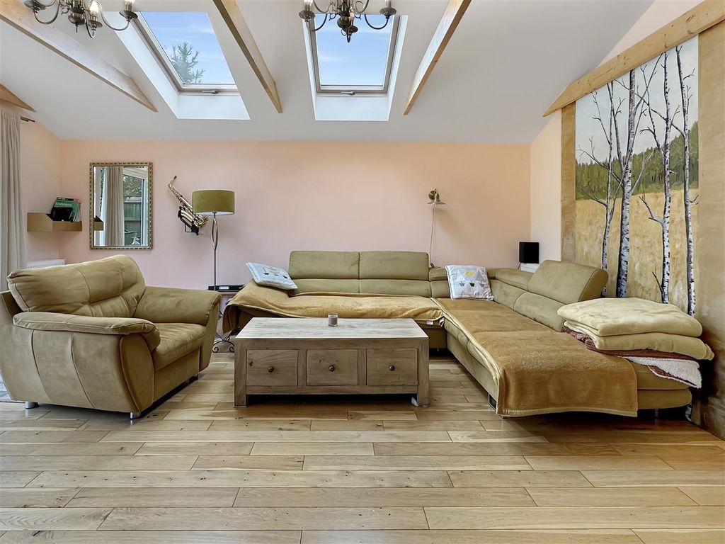 Property photo 2 of 21 Img (3).Jpg