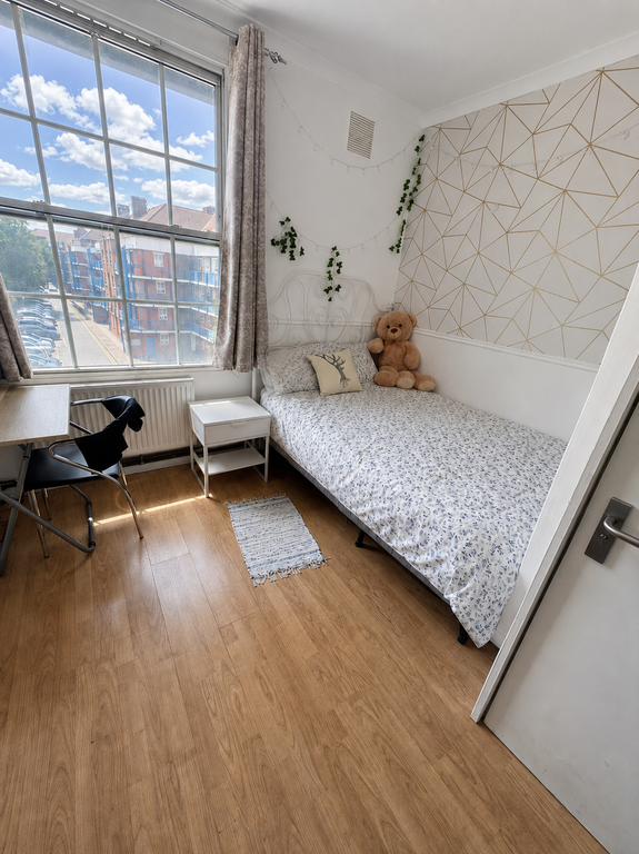 Property photo 2 of 11