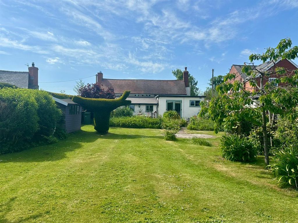 Property photo 2 of 12