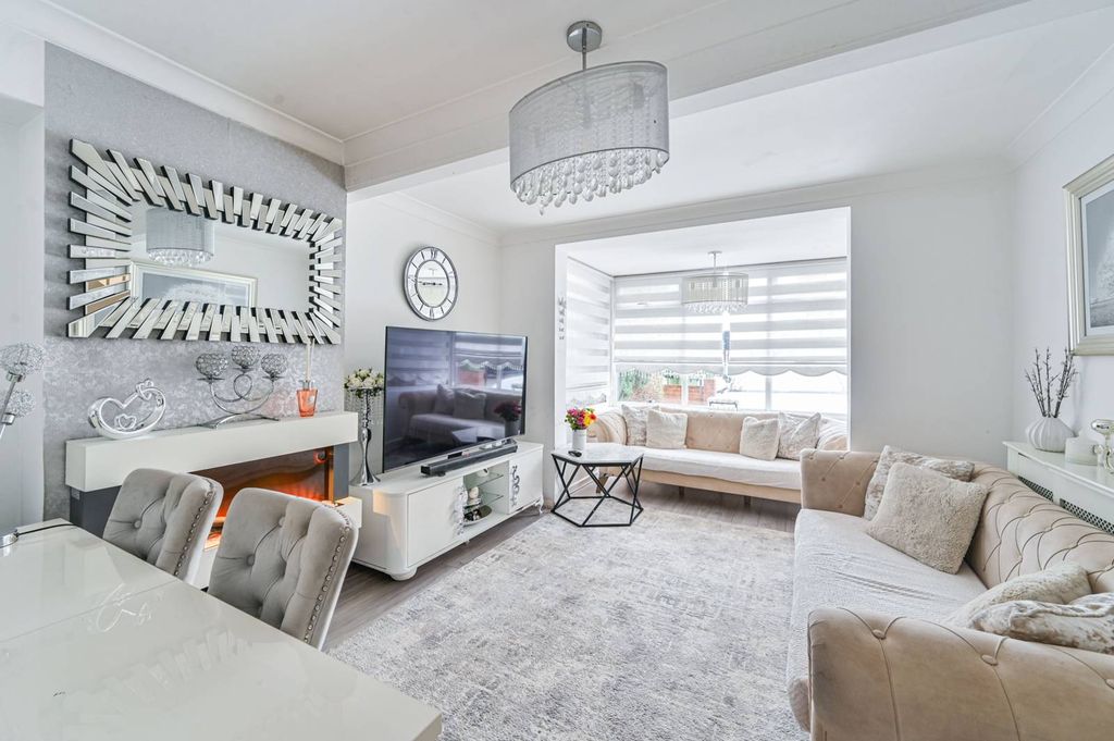 Property photo 1 of 23