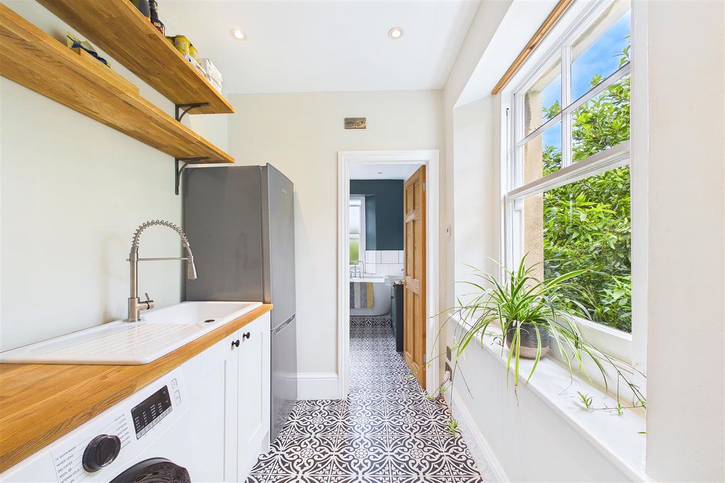 Additional image 4 of 3 bed flat for saleGardens Road, Clevedon BS21
