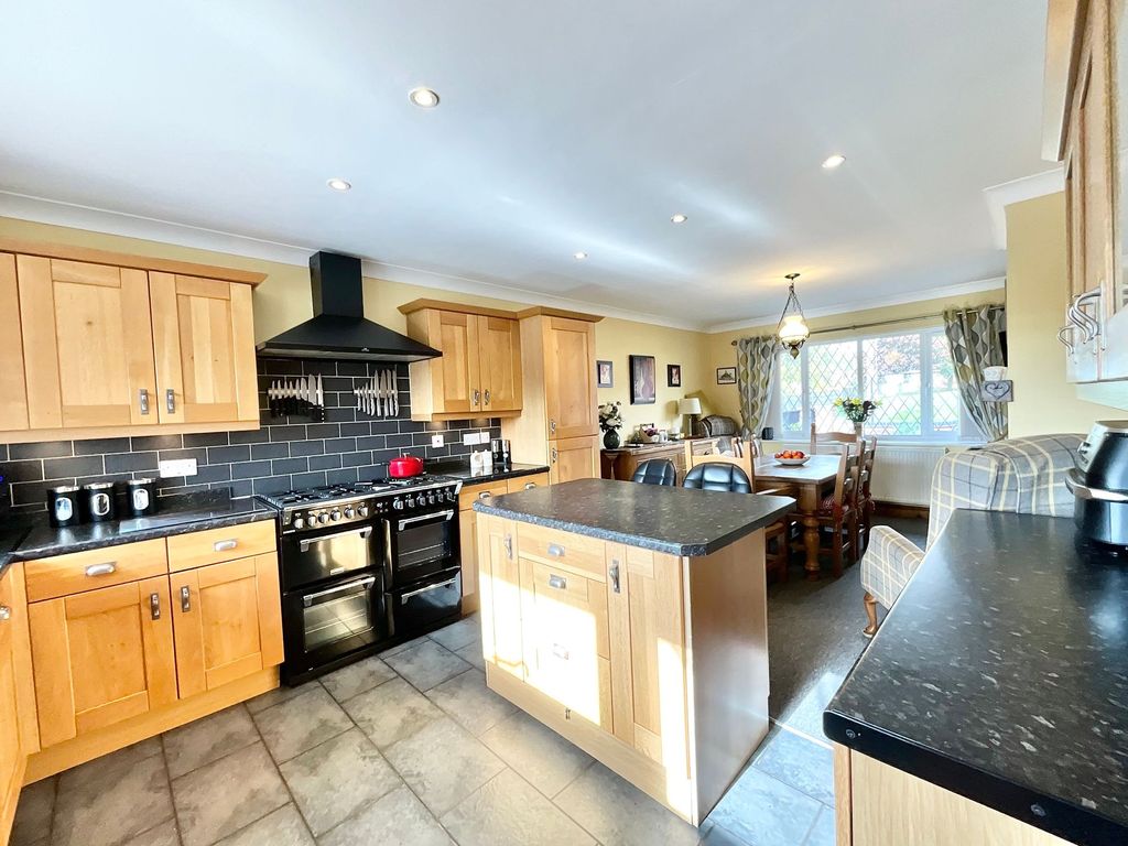 Property photo 2 of 41
