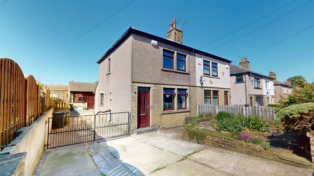 Property photo 1 of 18 External